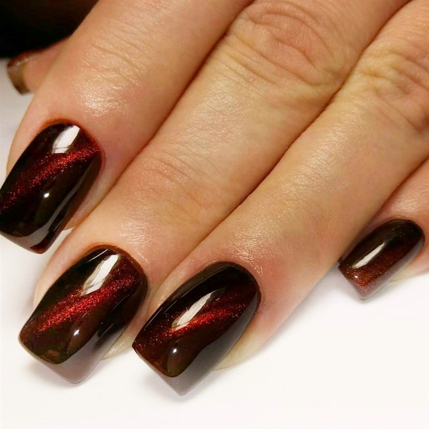 Модний манікюр котяче око 2022: фото