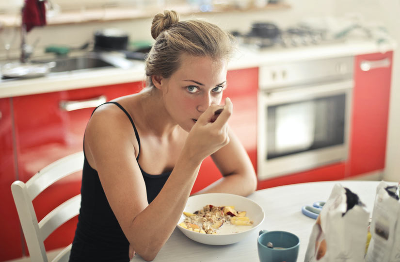 Від довгих і кучерявих до сивих: як доглядати різні типи волосся, а також сім універсальних порад для тих, хто мріє про локони «як у рекламі»