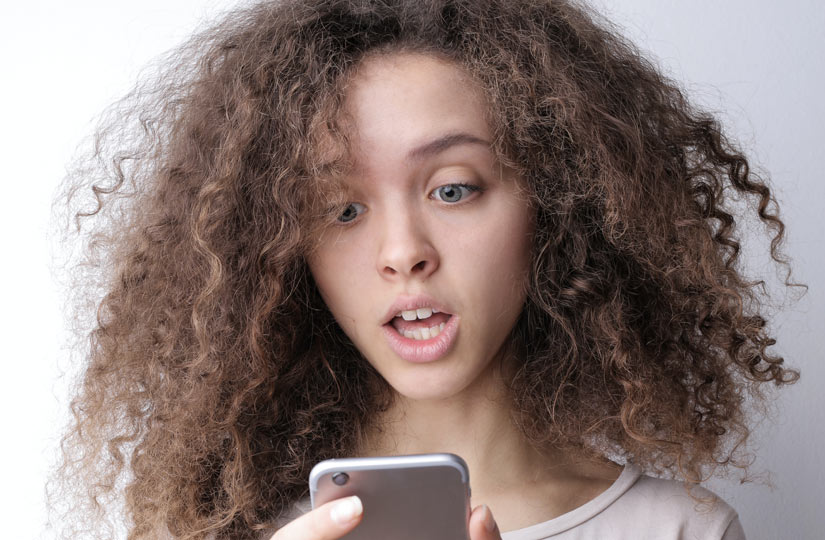 Від довгих і кучерявих до сивих: як доглядати різні типи волосся, а також сім універсальних порад для тих, хто мріє про локони «як у рекламі»