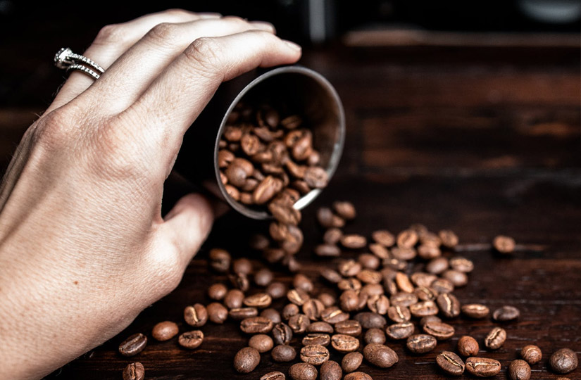 Від пілінгу до правильного рушника: сім перевірених способів швидко відростити довге та здорове волосся