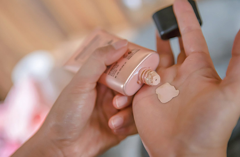 Чому термін зберігання косметики важливіший за її термін придатності