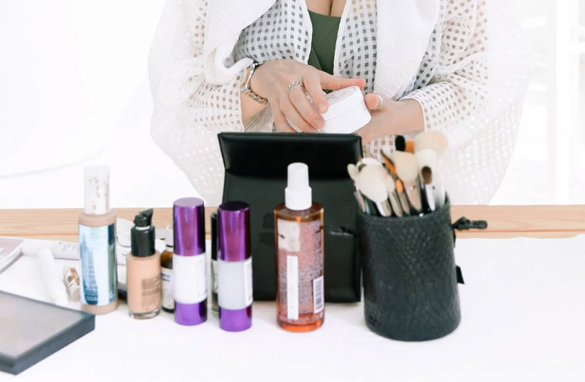 Чому термін зберігання косметики важливіший за її термін придатності