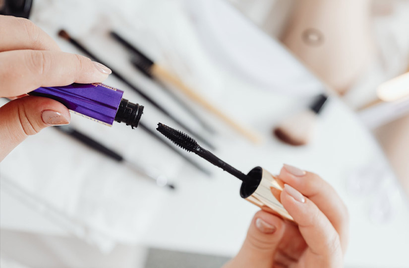 Чому термін зберігання косметики важливіший за її термін придатності