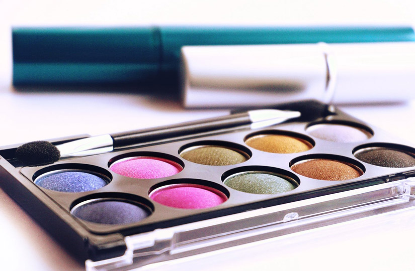 Чому термін зберігання косметики важливіший за її термін придатності