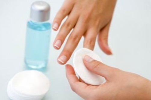 Шелак вдома: інструкція для карколомного манікюру