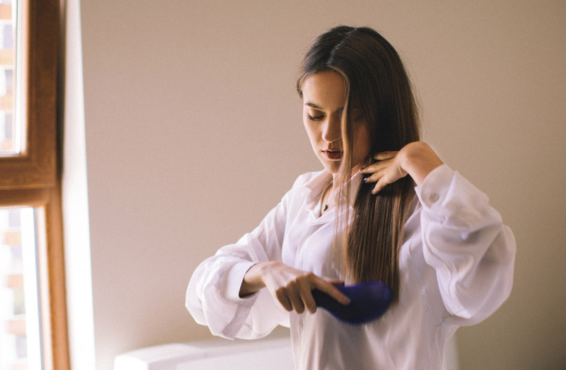 Скільки гребінців має бути в арсеналі жінки, які краще вибрати і як часто їх потрібно міняти: слово стилісту