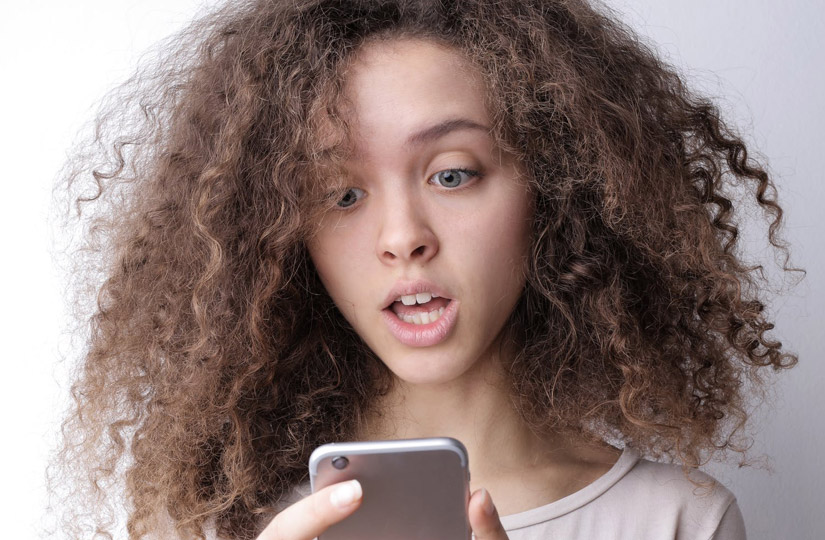 Стиліст розповіла про «кучерявий метод» та поділилася професійними секретами створення гарних локонів будинку