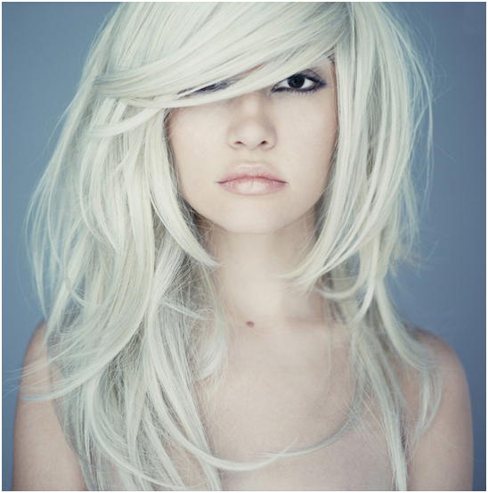 Топ-8 найкращих стрижок для довгого волосся з чубчиком