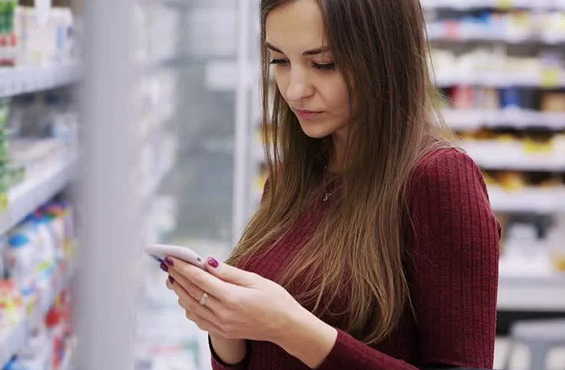 Дізналися, чому після міцелярної води все одно потрібно вмиватися і як використовувати модний засіб не за його прямим призначенням