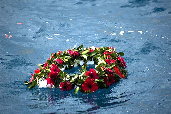 До чого сниться похоронний чи весільний вінок — 55 тлумачень із різних сонників.