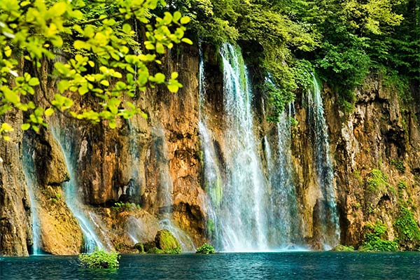 До чого сниться водоспад із чистою або брудною водою — 47 тлумачень із різних сонників.