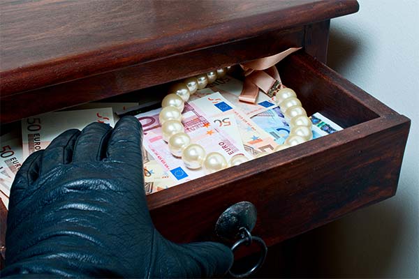 До чого сниться викрадені паперові гроші — 56 тлумачень із різних сонників.