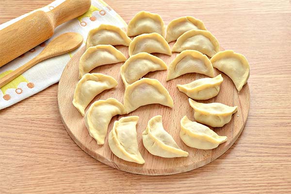 До чого сняться вареники з вишнею, сиром чи картоплею — 55 тлумачень із різних сонників