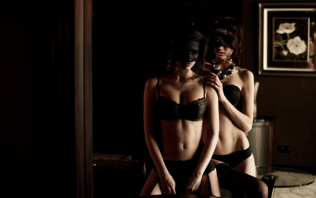 Дівчата лесбіянки ❤: хто вони і як займаються сексом?