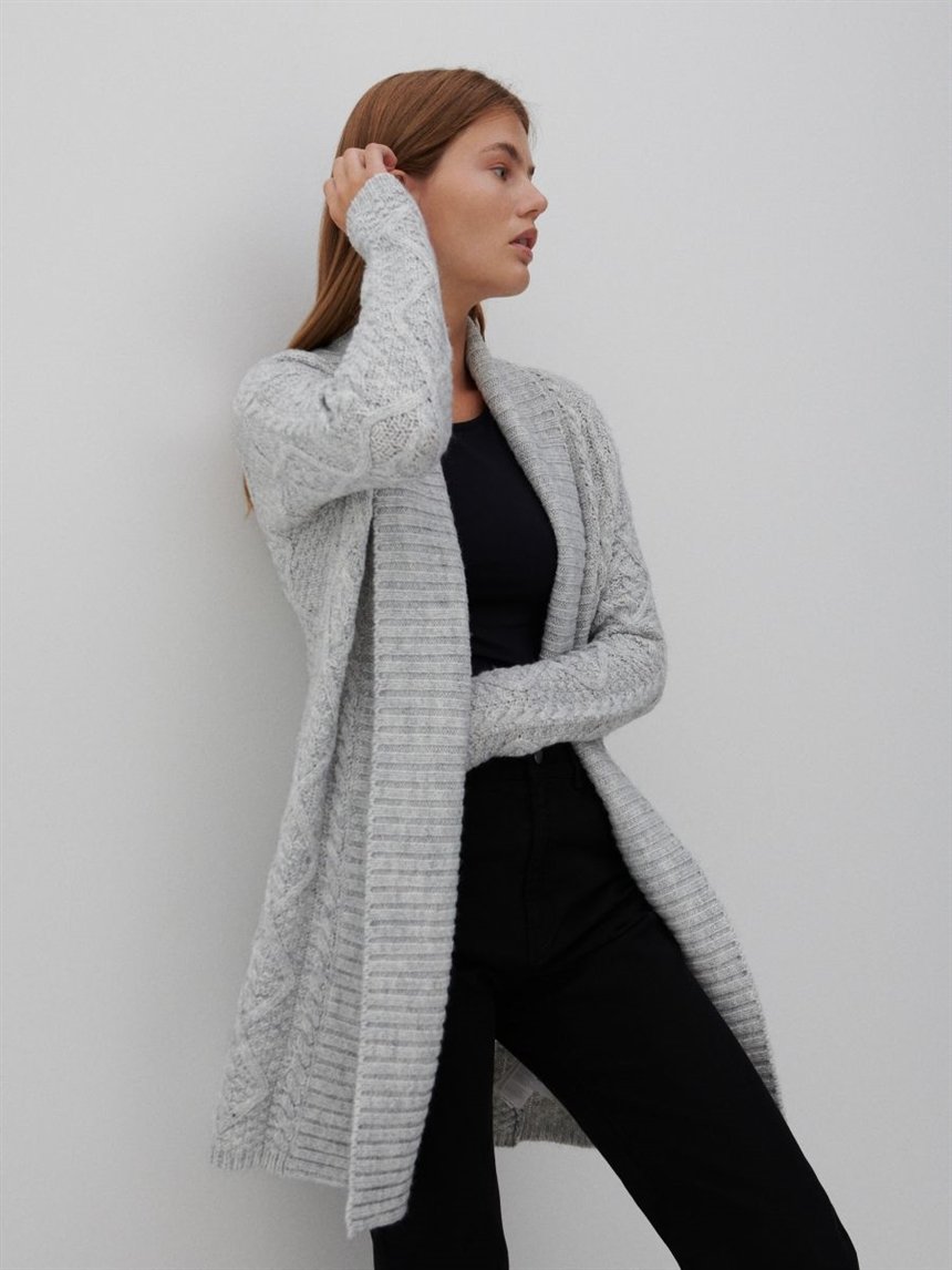 Фігура груша: тип, фото жінок, одяг, що носити, базовий гардероб, сукні, штани