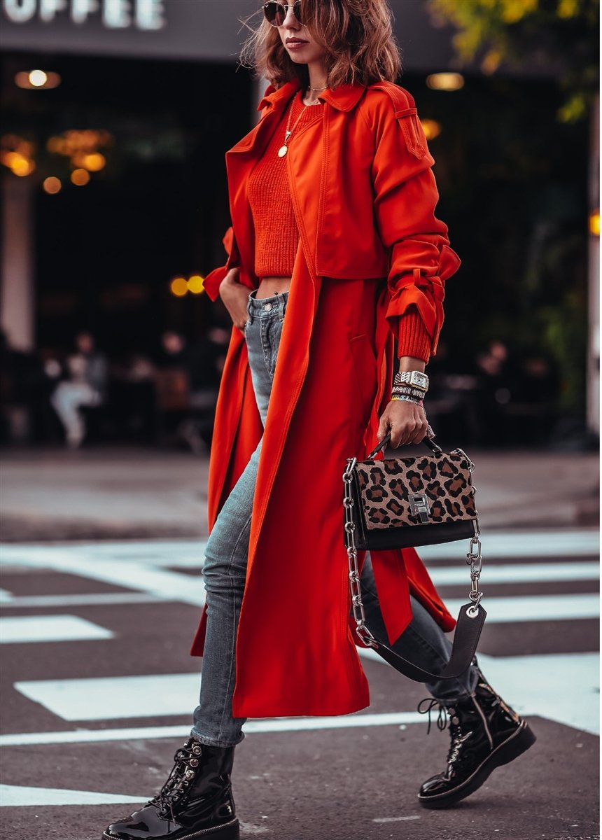 Модні осінні образи з червоним: ідеї, фото