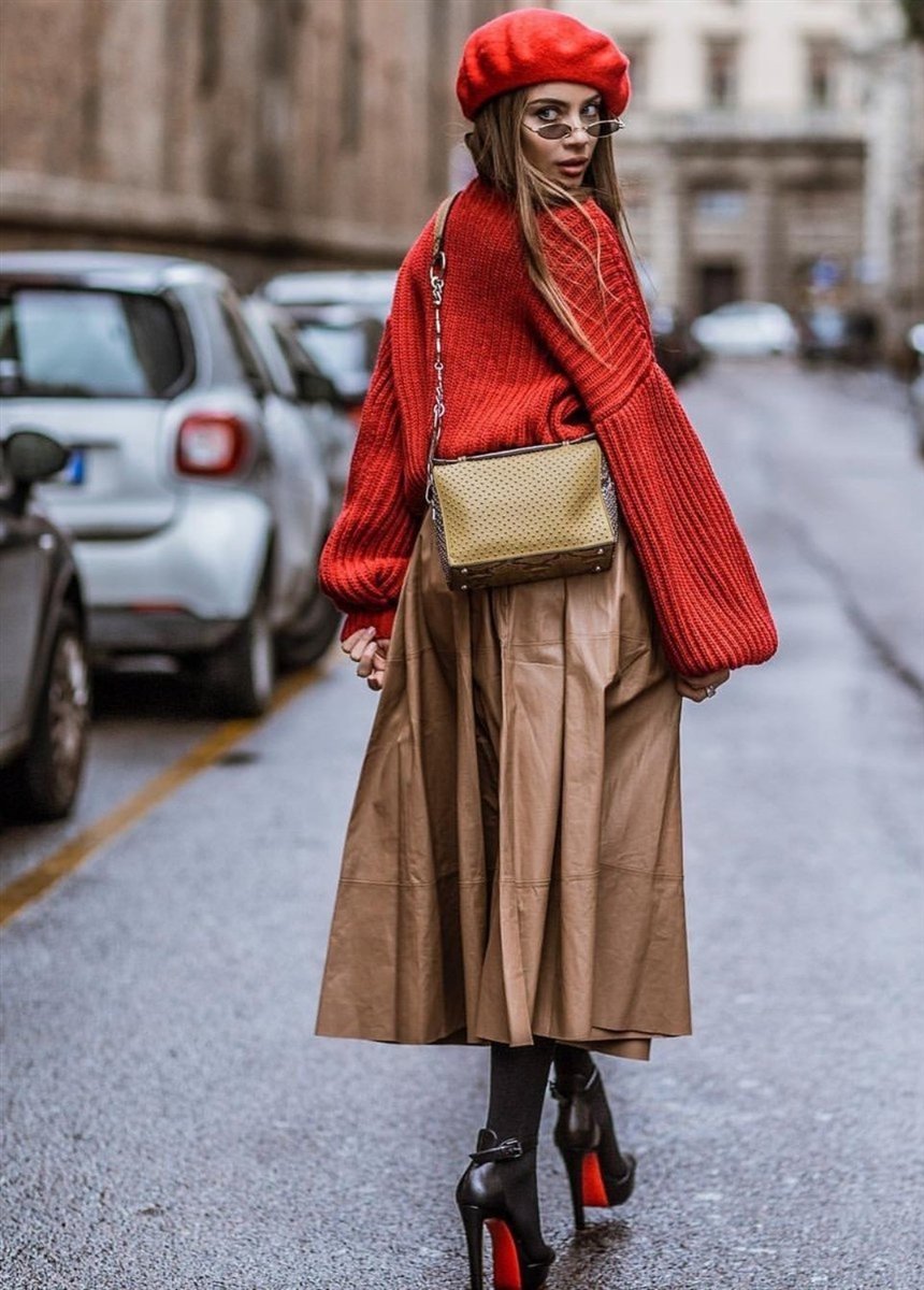 Модні осінні образи з червоним: ідеї, фото