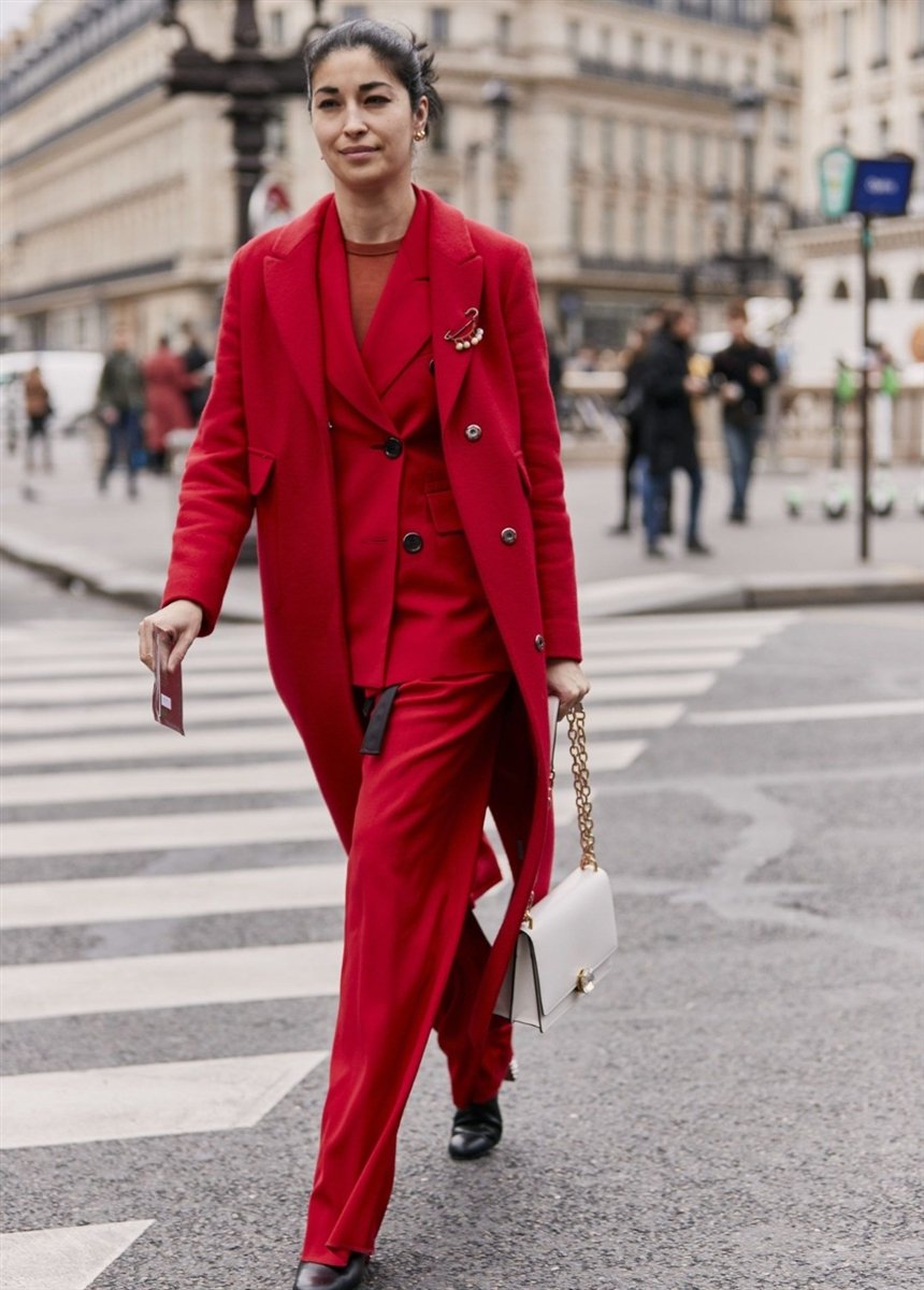 Модні осінні образи з червоним: ідеї, фото