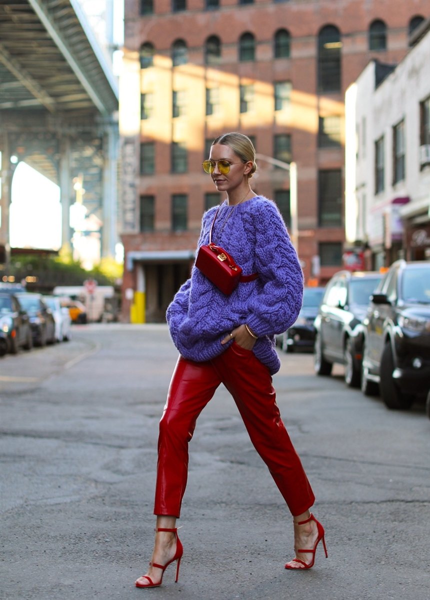 Модні осінні образи з червоним: ідеї, фото