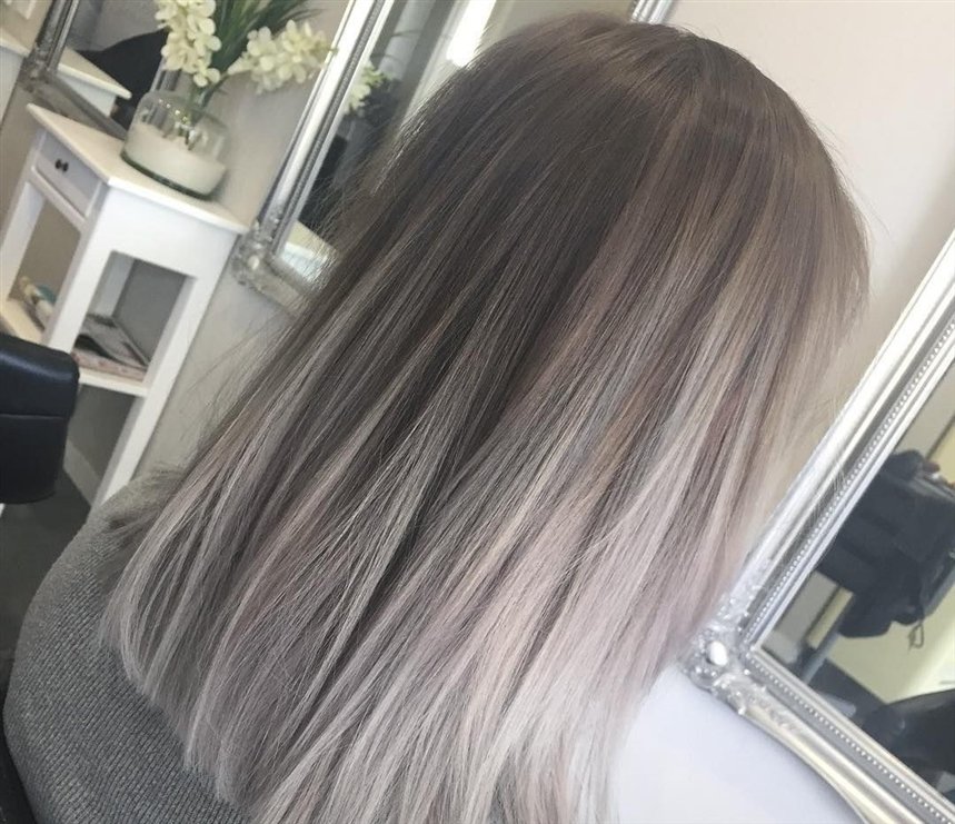 Русий колір волосся: світло, середньо, темні відтінки у дівчат (фото), холодний та натуральний блонд, фарбування та палітра