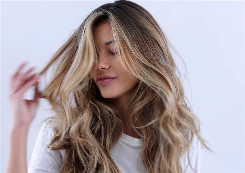 Русий колір волосся: світло, середньо, темні відтінки у дівчат (фото), холодний та натуральний блонд, фарбування та палітра