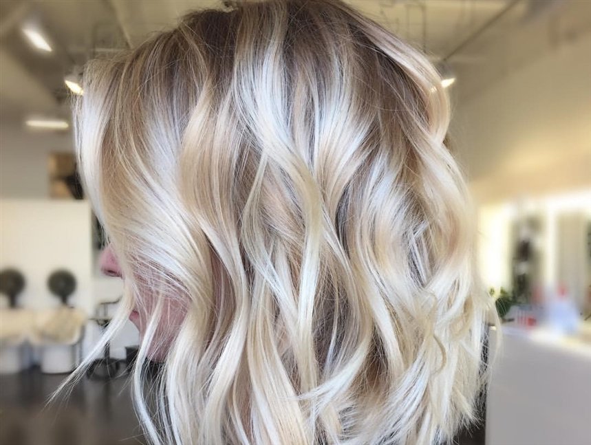 Русий колір волосся: світло, середньо, темні відтінки у дівчат (фото), холодний та натуральний блонд, фарбування та палітра