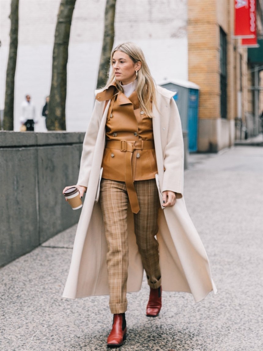 З чим носити бежеве пальто: ідеї образів, фото