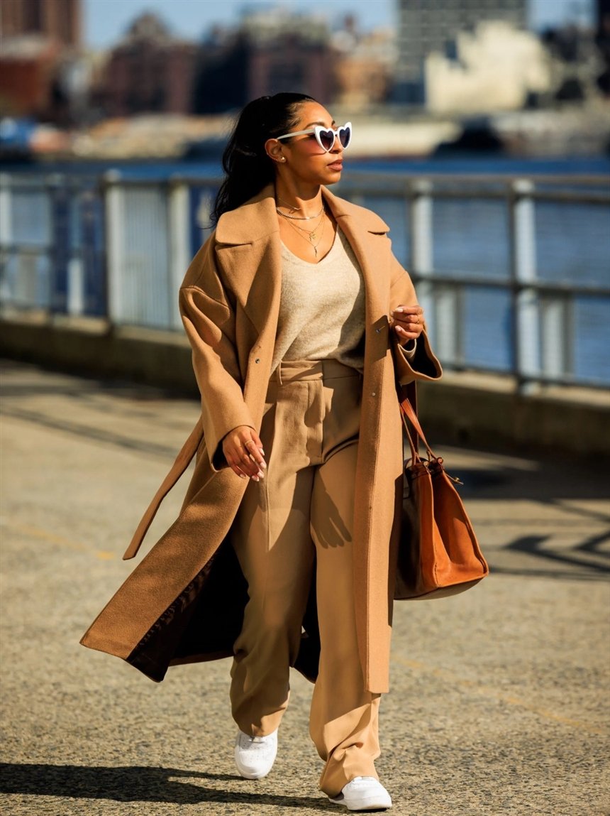 З чим носити бежеве пальто: ідеї образів, фото