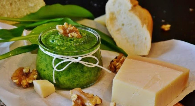 Часникові стрілки - 12 рецептів смачних страв із часникових стрілок