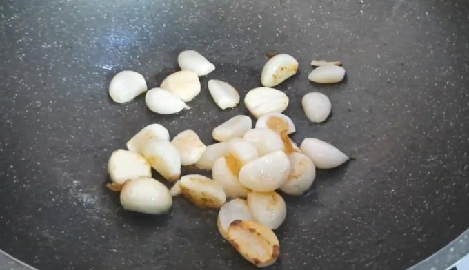 Часникові стрілки - 12 рецептів смачних страв із часникових стрілок