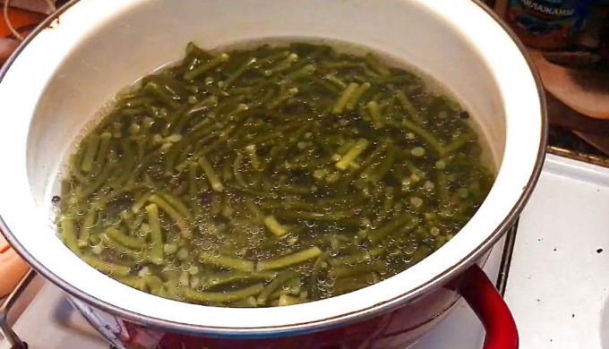 Часникові стрілки - 12 рецептів смачних страв із часникових стрілок