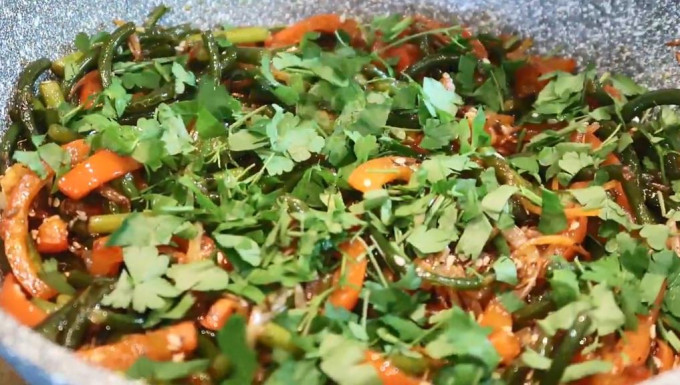 Часникові стрілки - 12 рецептів смачних страв із часникових стрілок