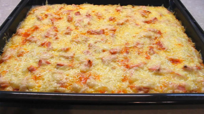 Домашня піца в духовці - 12 простих і смачних рецептів