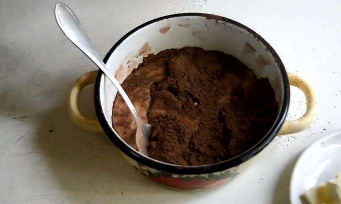 Глазур для паски — 12 рецептів, щоб не обсипалася і не липла