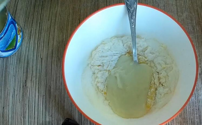 Глазур для паски — 12 рецептів, щоб не обсипалася і не липла