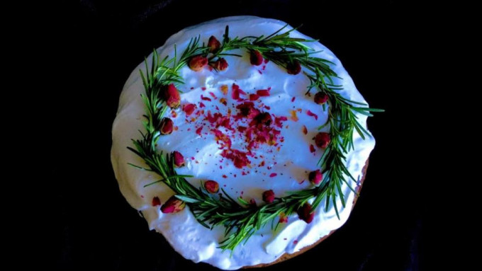 Глазур для паски — 12 рецептів, щоб не обсипалася і не липла