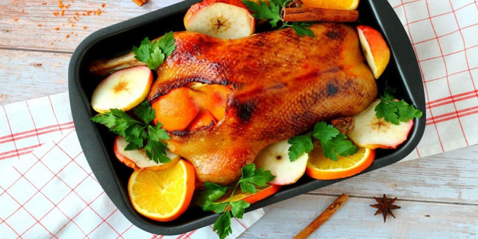 Гарячі страви на Новий 2023: новорічні рецепти з фото