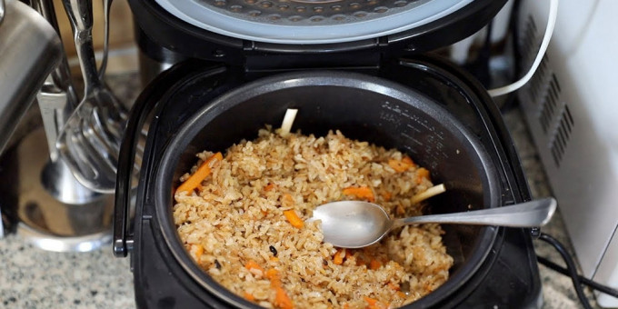 Гарячі страви на Новий 2023: новорічні рецепти з фото