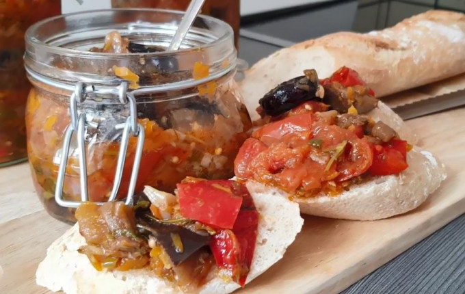 Ікра з баклажанів на зиму - 14 рецептів пальчики оближеш