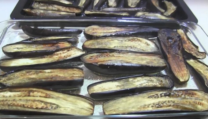 Ікра з баклажанів на зиму - 14 рецептів пальчики оближеш