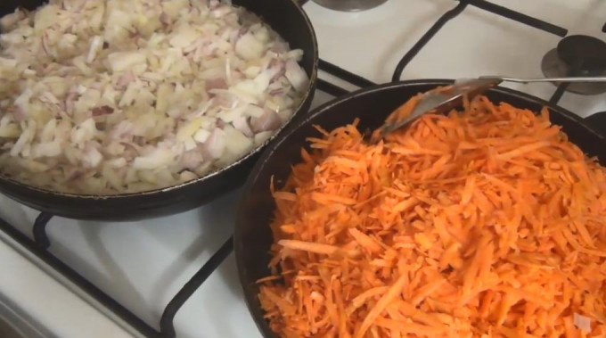 Ікра з баклажанів на зиму - 14 рецептів пальчики оближеш