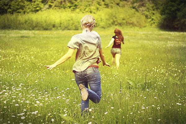 До чого сниться наздоганяти поїзд, автобус чи людину — 39 тлумачень із різних сонників.