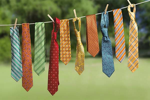 До чого сниться краватка жінці чи чоловікові — 59 тлумачень із різних сонників.