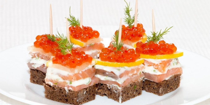 Канапе на Новий 2023: рецепти | фото