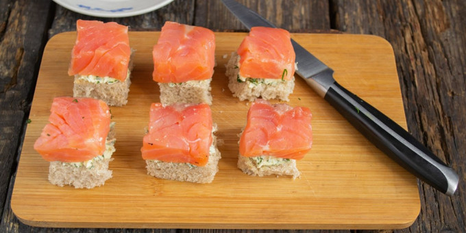 Канапе на Новий 2023: рецепти | фото