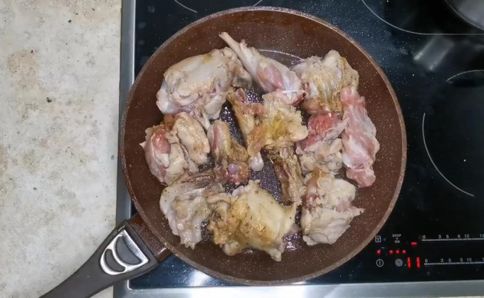 Кролик у духовці – 13 рецептів приготування соковитого та м'якого м'яса