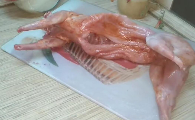 Кролик у духовці – 13 рецептів приготування соковитого та м'якого м'яса