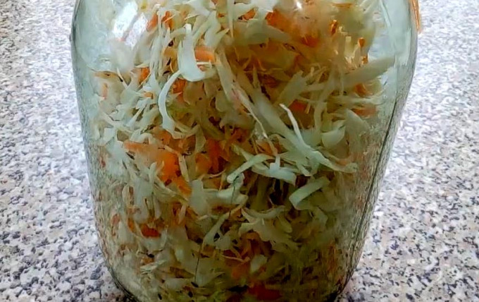 Квашена капуста на зиму – 13 рецептів хрумкої та соковитої капусти