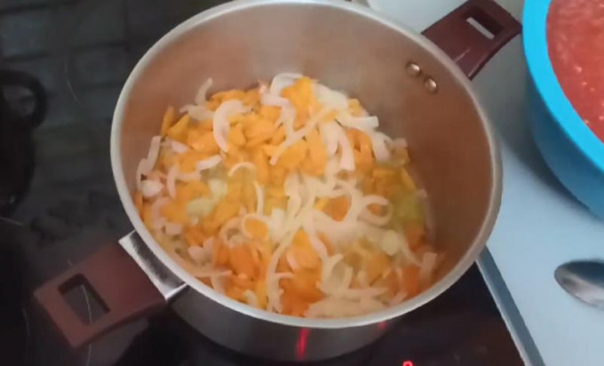 Лічо з кабачків на зиму - 13 рецептів неймовірно смачної заготівлі.