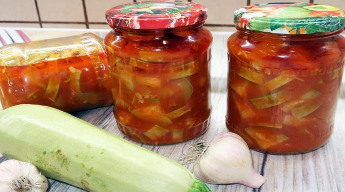 Лічо з кабачків на зиму - 13 рецептів неймовірно смачної заготівлі.